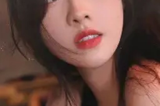 女主浮出水面！马克龙被爱妻“掌掴”线岁身姿饱满