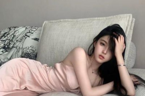 这个坚强面对绝症的少女形象不仅让